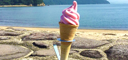 すももソフトクリーム