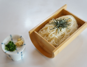 ざるそうめん　￥700