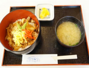 豚のスタミナ丼　￥900